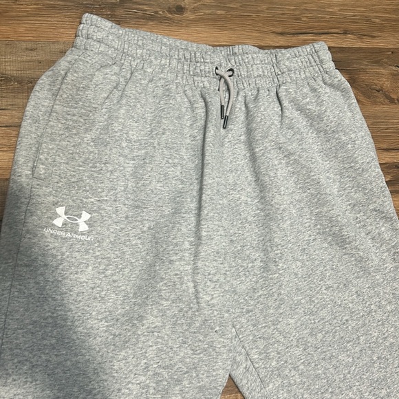 UNDER ARMOUR LIGTH GRAY TAPARED JOGGER Sz LG - Picture 4 of 10